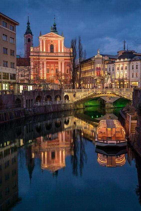 Appartement In The Heart Of Ljubljana